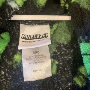 Minecraft robe size 6